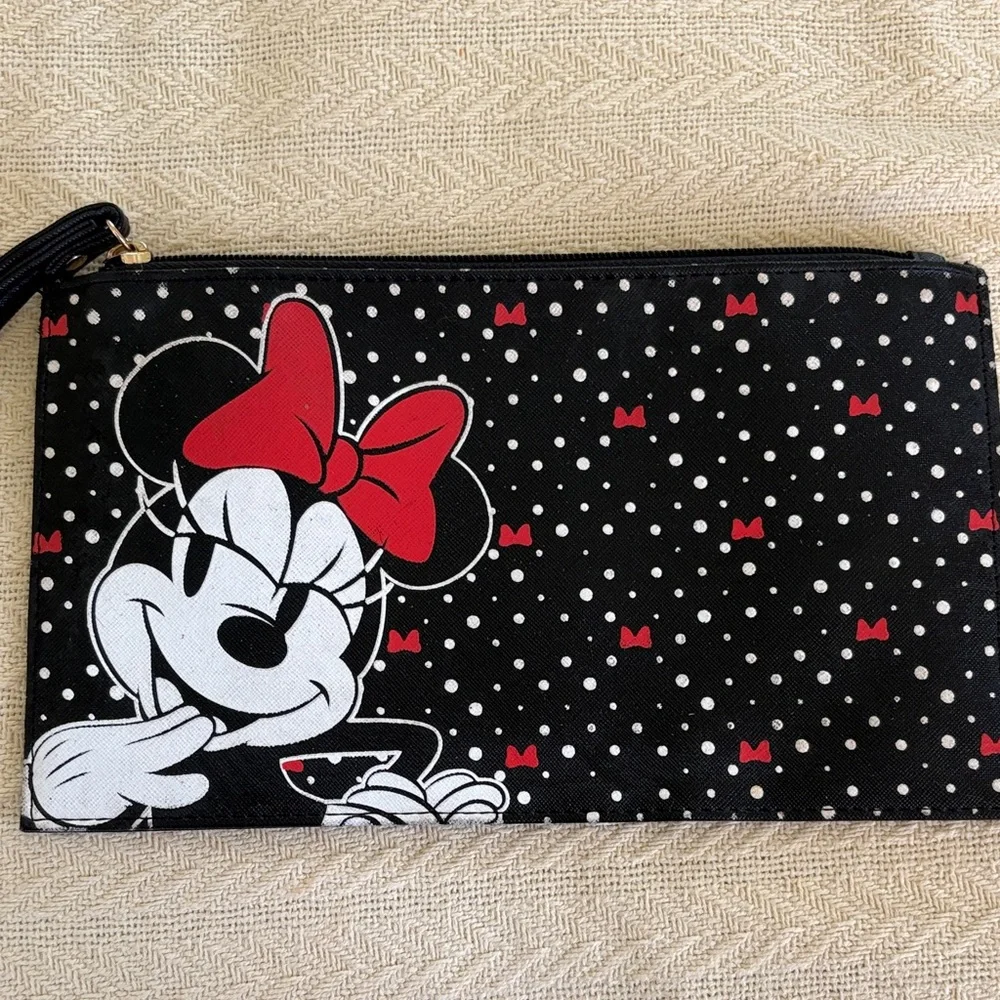 Disney Minnie Mouse Polka Dot Clutch Wristlet Wallet Purse